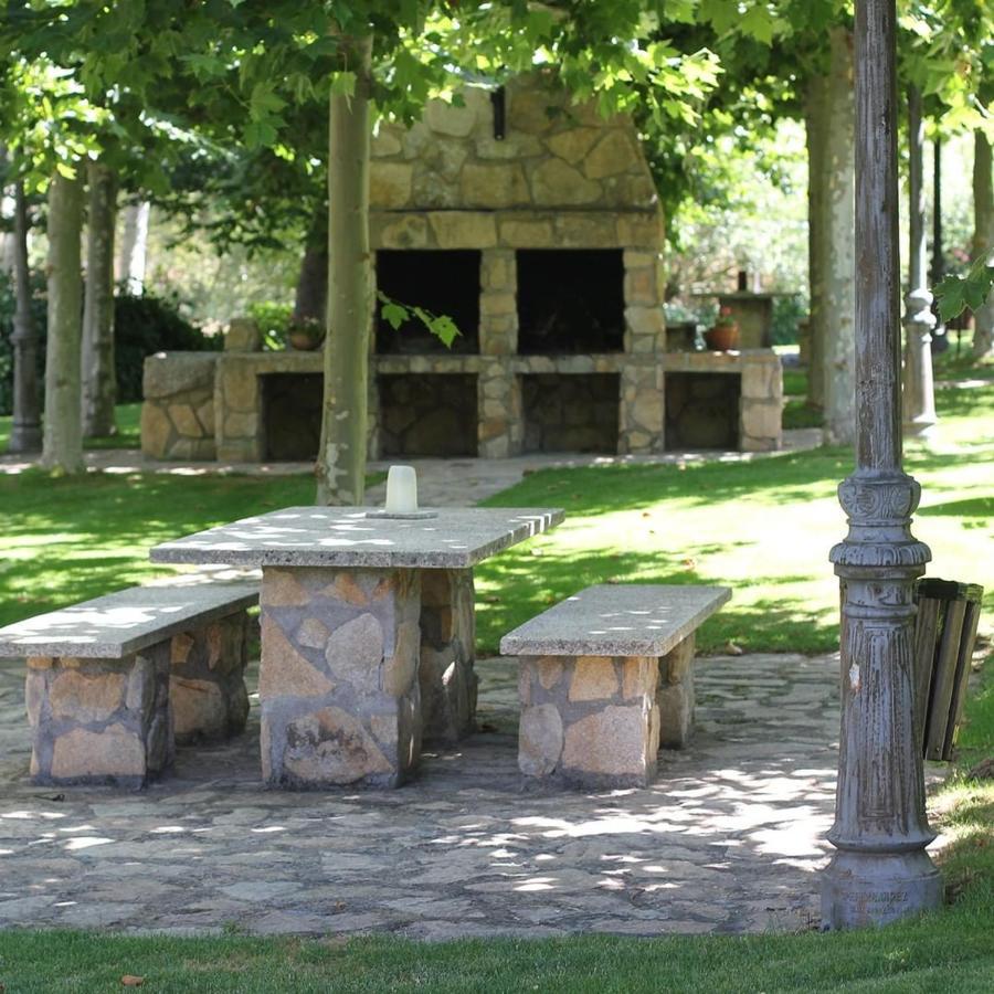 Navacepedilla de Corneja Hotel Ribera Del Corneja מראה חיצוני תמונה